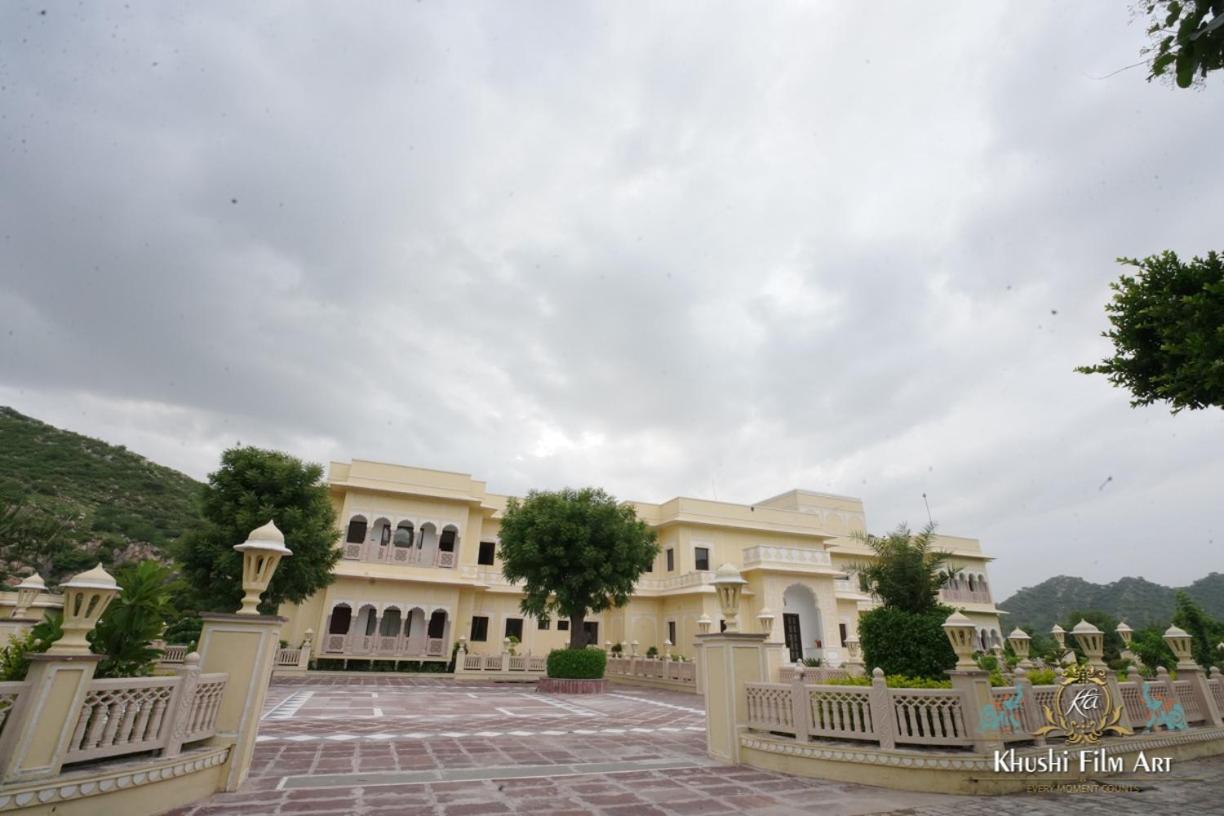 Hotel Raj Bagh Palace Джайпур Екстер'єр фото